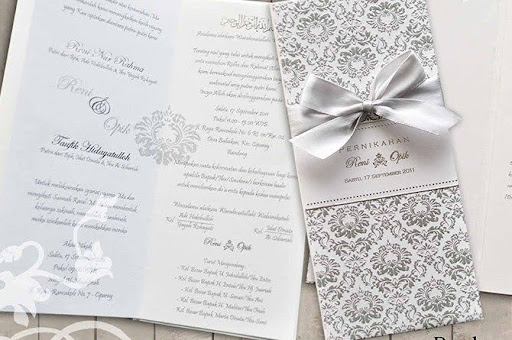 Undangan Pernikahan Desain Warna Silver